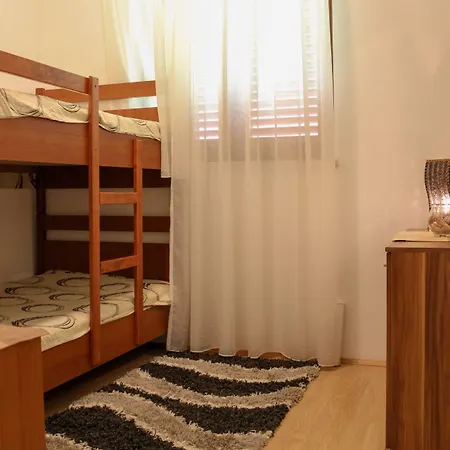 Hrabar Διαμέρισμα Τρογκίρ