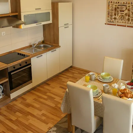 Hrabar * Τρογκίρ