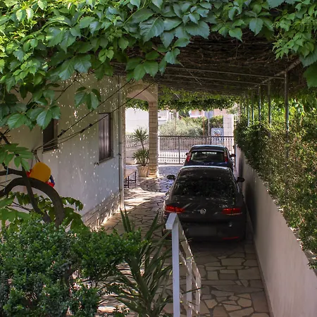 Hrabar Apartment Trogir