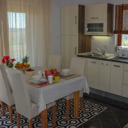 Hrabar Τρογκίρ